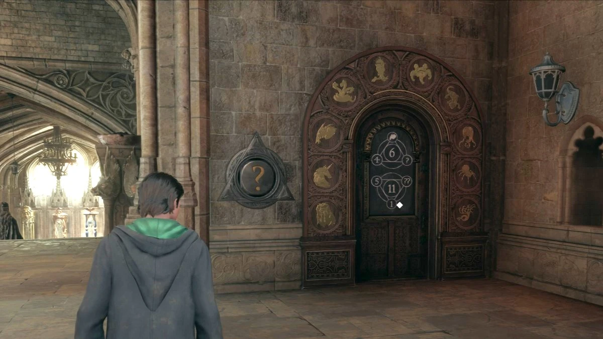 How to solve the Grand Staircase door puzzle in Hogwarts Legacy